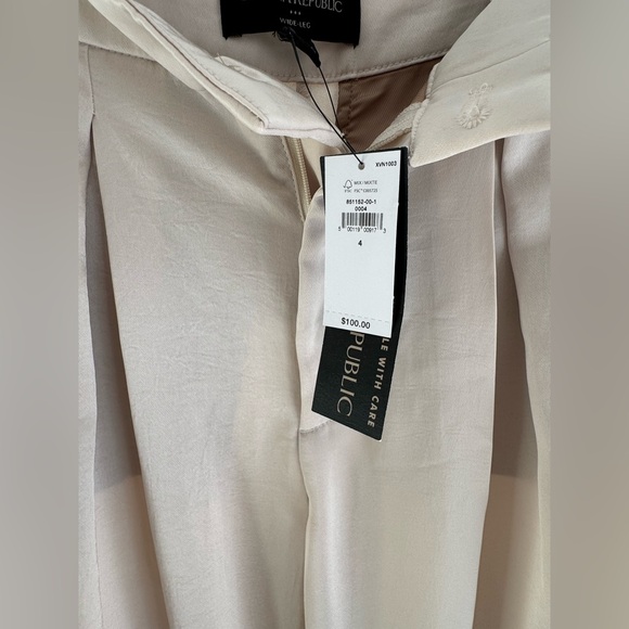 Women’s Banana Republic Wide Leg Satin Cream Pants, size 4 - Picture 6 of 10